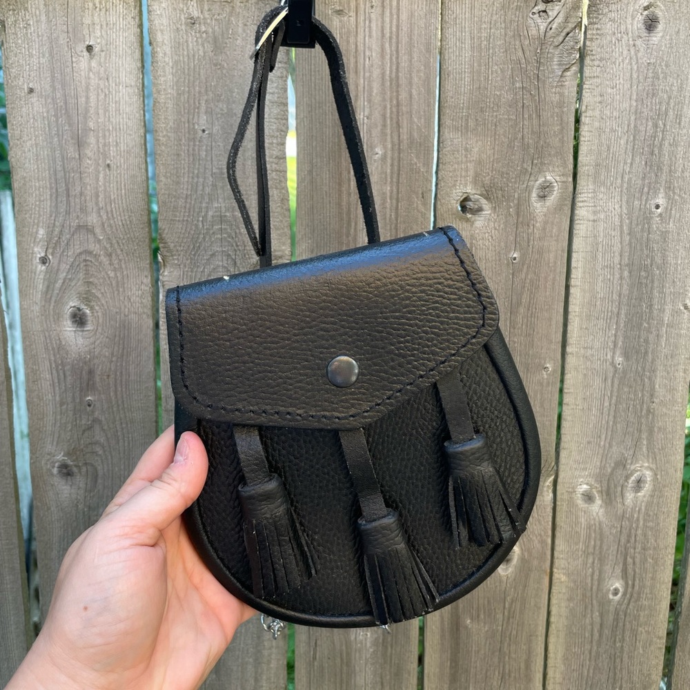 3-Tassel Black Leather Sporran w/ Belt